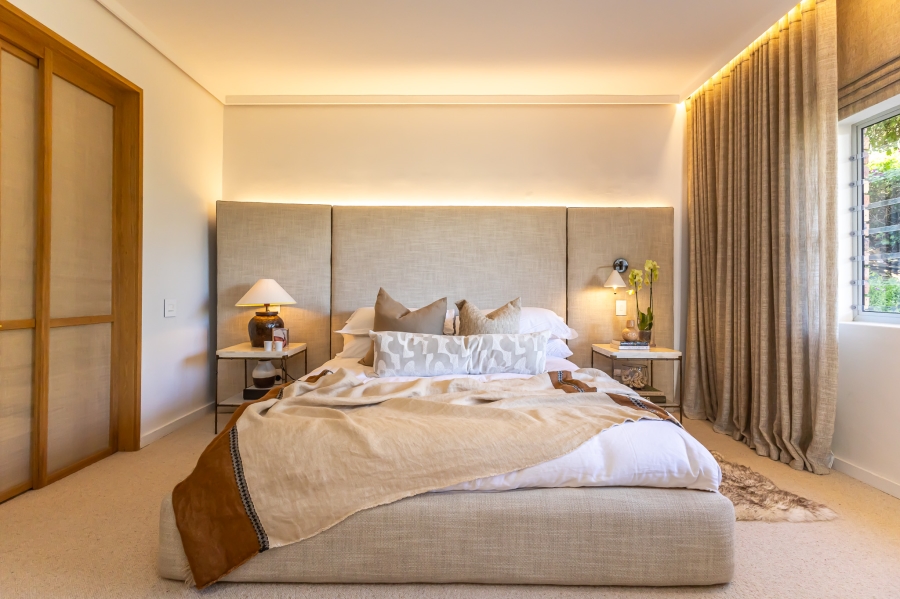 1 Bedroom Property for Sale in Sea Point Western Cape